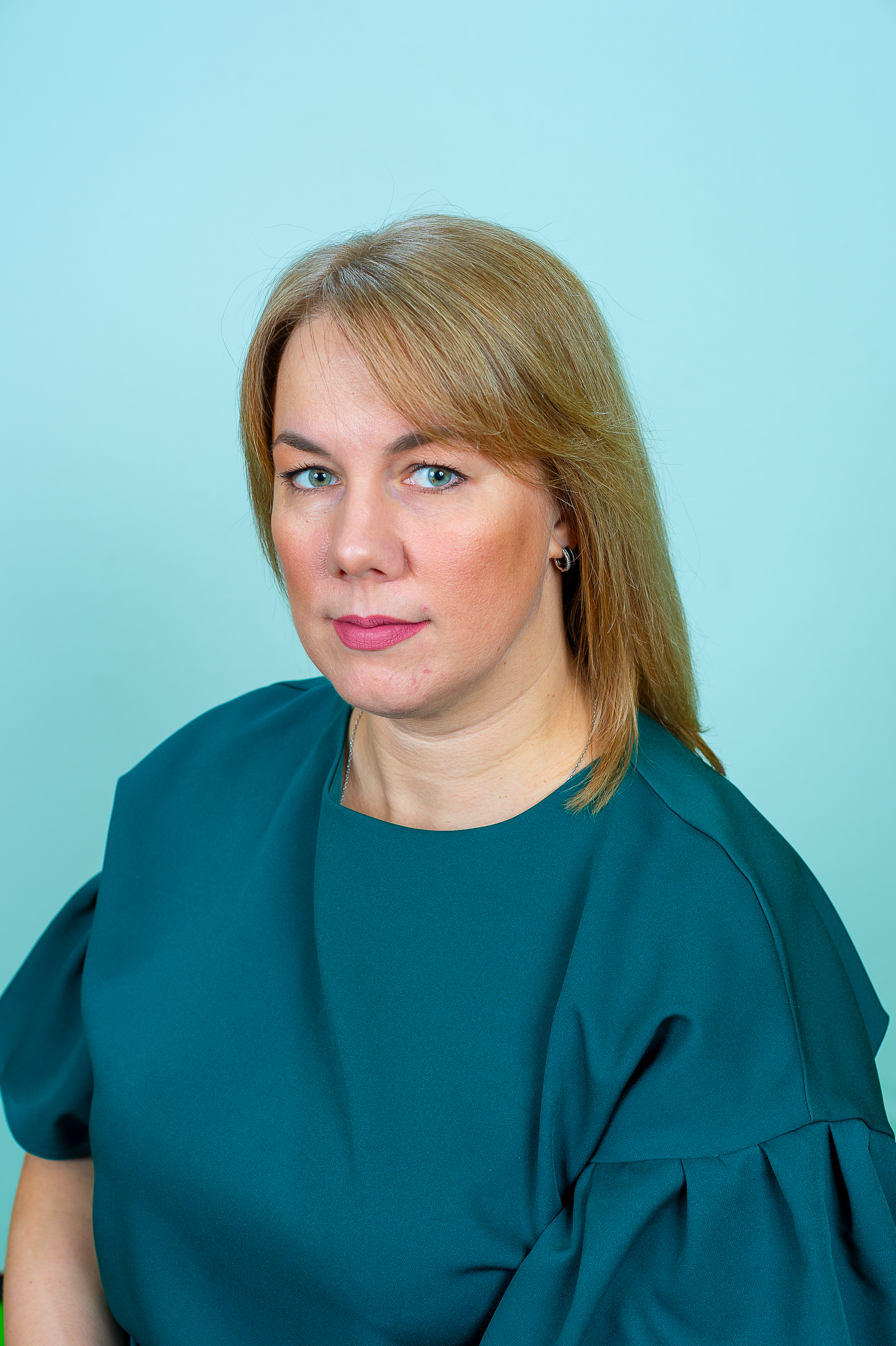 Учитель-дефектолог, педагог дополнительного образования Воробьева Светлана Сергеевна.